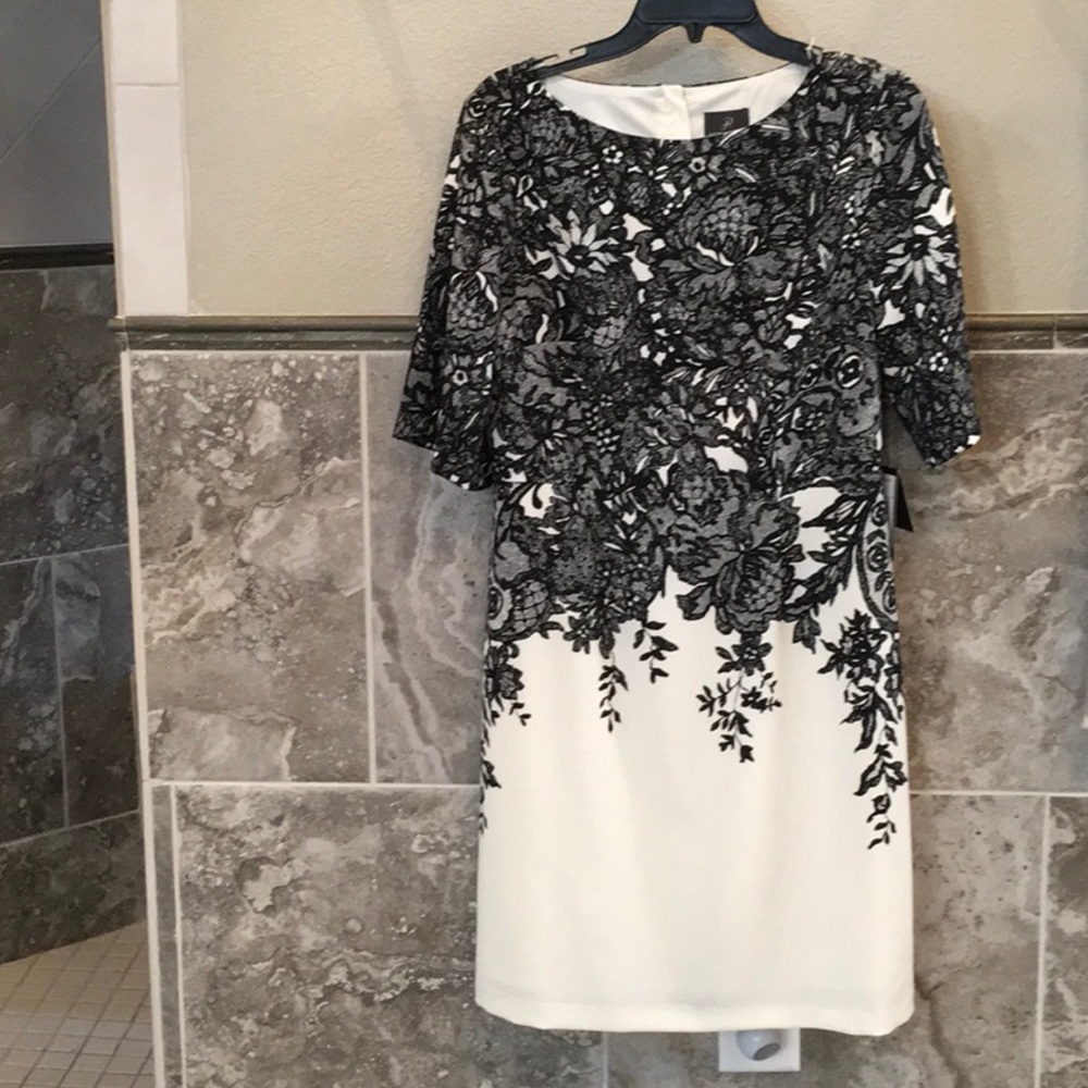 Adrianna Papell black and ivory dress. NWT. Size 12p. Lined   Zip back.